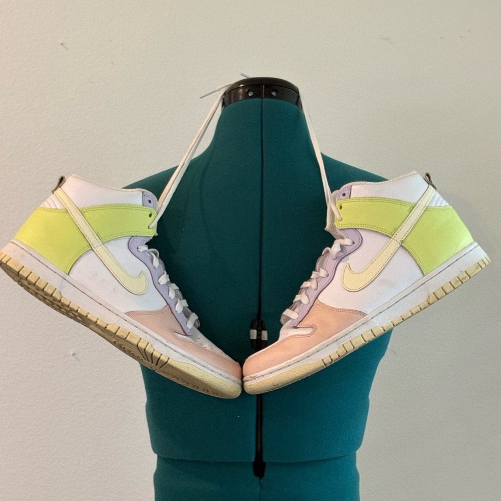 Stylish Women's High-Top Sneakers